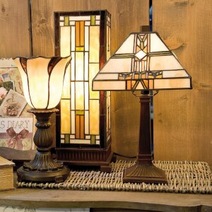 Настільна лампа LumiLamp 5LL-5136 Tiffany Ø 16x32 см Бежева скляна настільна лампа