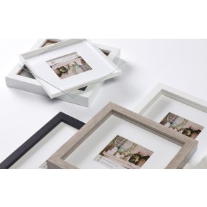 Деревяна рамка Walther 3D Stockholm сіра 30x30 см з паспарту 18x18 см