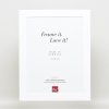 Эффектная рамка из массива дерева профиль 30 белый 10,5x14,8 см музейное стекло