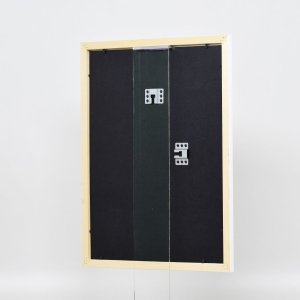Эффектная деревянная рамка профиль 2210 белый 24x30 см антибликовое стекло