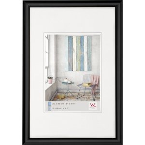 Пластикова рамка TRENDSTYLE 18x24 см - чорна