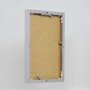 Эффектная алюминиевая фоторамка Quadro 20x25 см серебристое антибликовое стекло