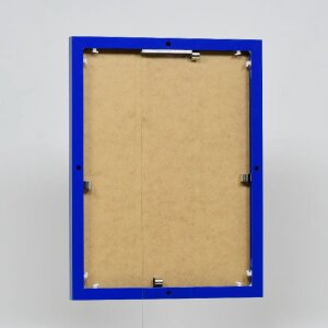 Эффектная алюминиевая фоторамка Quadro 25x35 см синее акриловое стекло