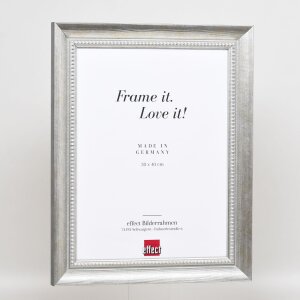 Ефектна рама з масиву дерева, профіль 28 сріблястий 50x70 см, акрилове скло музейної якості
