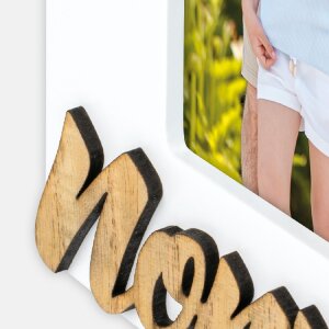 Біла деревяна фоторамка ZEP Nonni 10x15 см з написом та підставкою