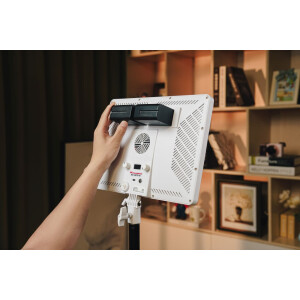 Falcon Eyes 290881 — точный измерительный инструмент с LED-подсветкой и защитой IP65