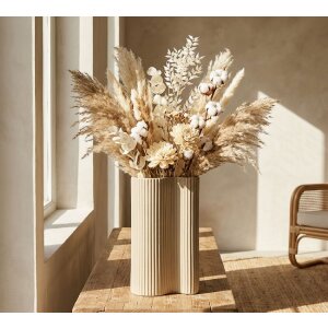 Ваза "Франкфурт" від Mauro Ferretti — сучасна матова біла ваза з хвилястою поверхнею, ідеальна для індустріального та мінімалістичного інтер’єру