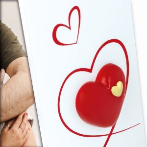 Фоторамка Roberta 10×15 см, вертикальна, біла з серцями та підставкою