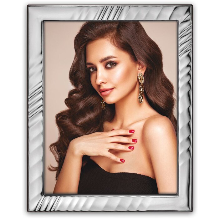 Зеп Портретна рамка Пешичі — срібляста металева рамка з глянцевим покриттям, 10x15 см та 13x18 см