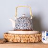 Clayre & Eef 6CETE0005 Заварочный чайник с фильтром 700 мл синий керамический цветок круглый кувшин