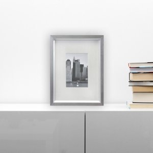 Пластикова рамка Henzo Metallica срібляста 20x30 см з паспарту 13x18 см