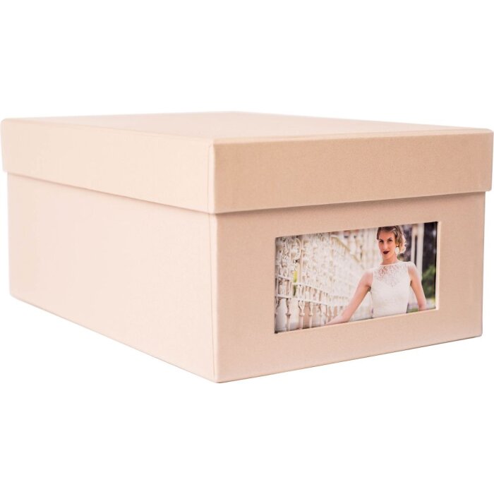 темно-коричневий